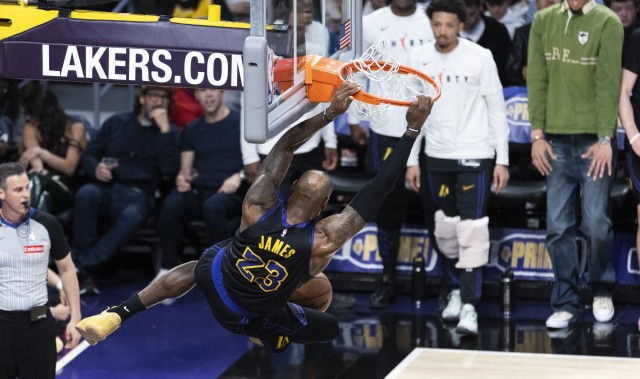 kaiyun-53胜29负！詹姆斯取得湖人生涯单赛季最高胜场